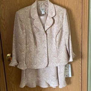 Women’s dress suit 12 petite